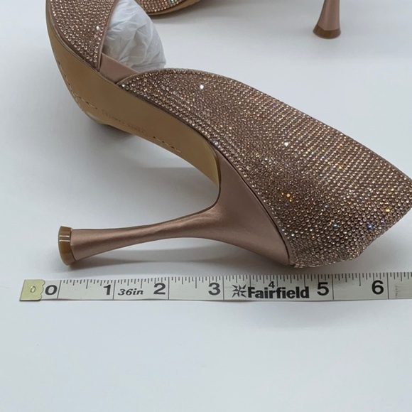 VINCE CAMUTO ALIANDRY 2 SANDAL - Picture 7 of 8